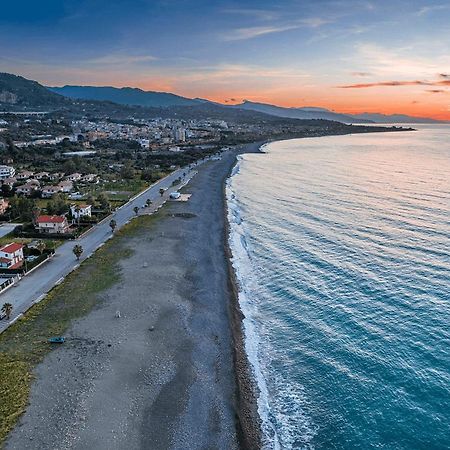 Gali Holidays Casa Vacanze Acquedolci Eksteriør billede