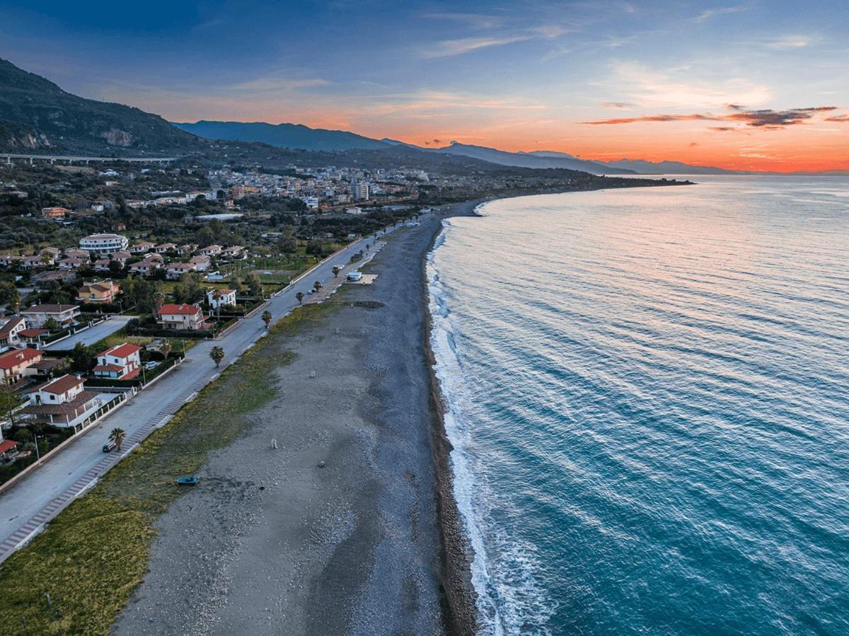 Gali Holidays Casa Vacanze Acquedolci Eksteriør billede